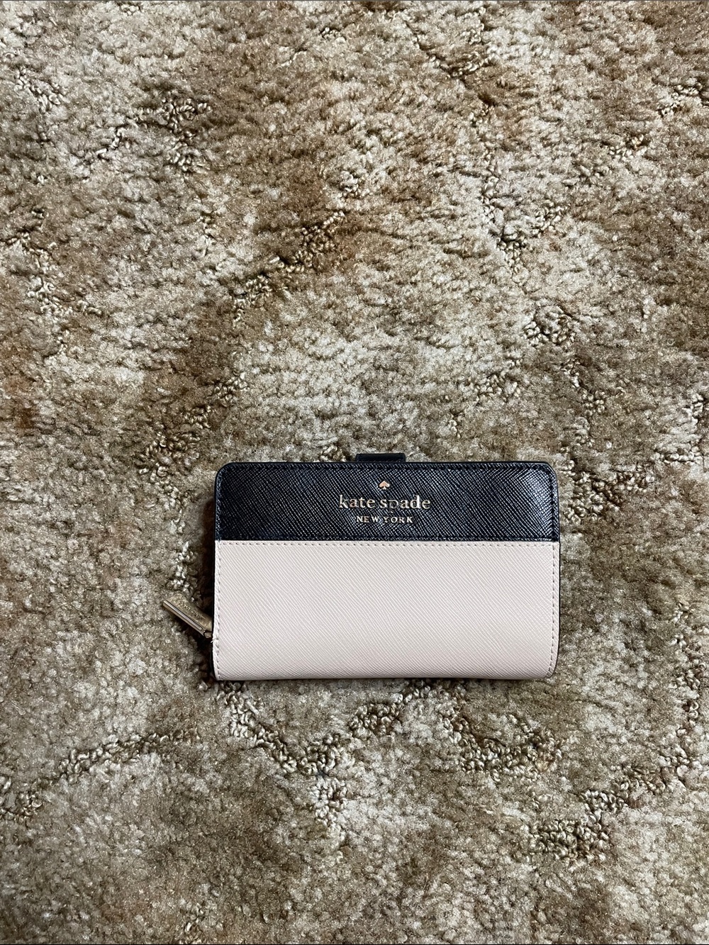 NWT Kate Spade Staci Colorblock Medium Compact Bifold Wallet in Warmbeige Black